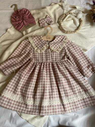 Gaja w strukturalną krateczkę